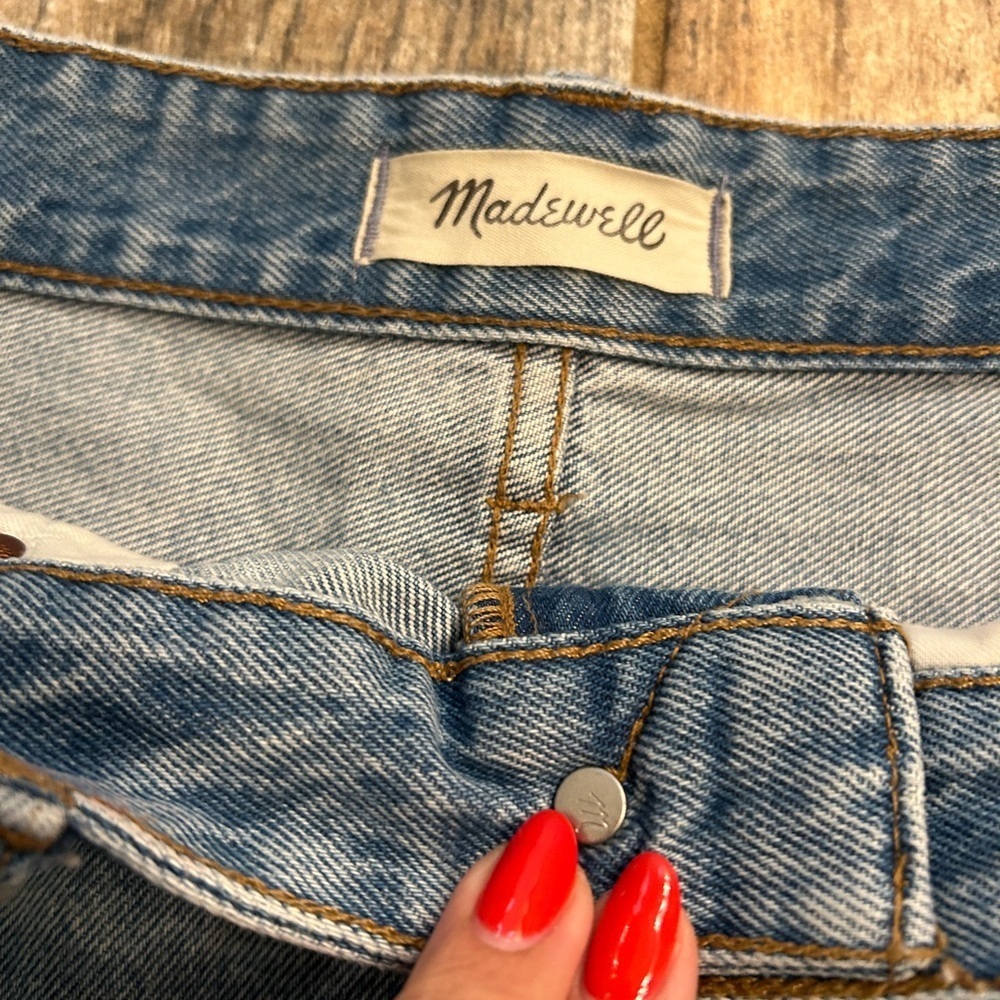 Madewell the relaxed short distressed denim shorts women’s size 26 - Picture 3 of 8